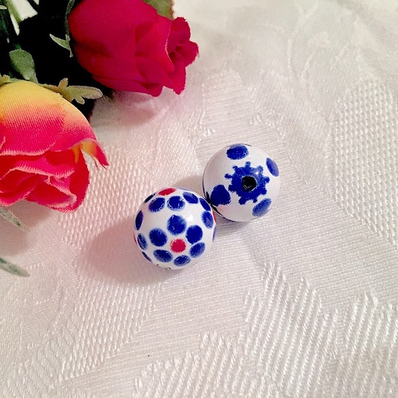 💙Vintage Hand Painted Red, White Blue Beads❤️ - Picture 3 of 5